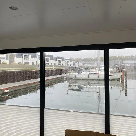 Hausboot Trinity Feriehus