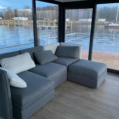Feriehus Hausboot Trinity