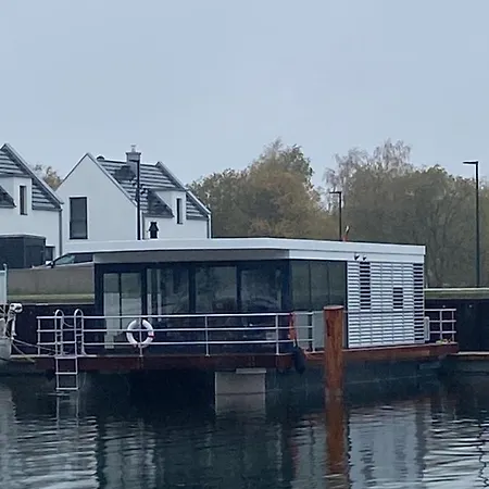 Hausboot Trinity * Peenemunde