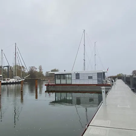 Hausboot Trinity * Peenemunde