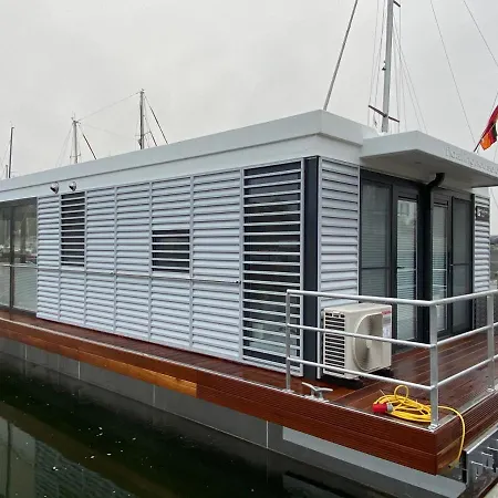 Hausboot Trinity Feriehus