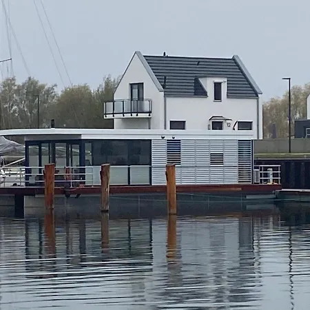 Hausboot Trinity