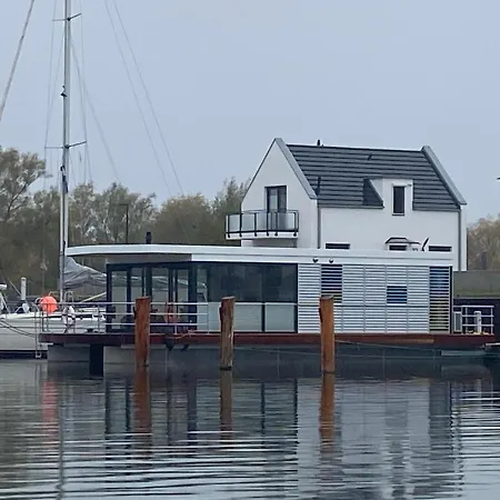 Hausboot Trinity